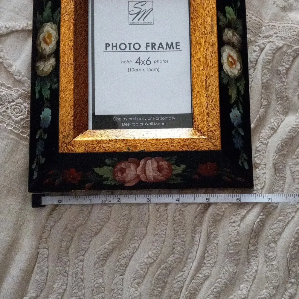 Special Moments Hand Painted Floral Picture Frames w/Velvet Back 4x6 Set of 2